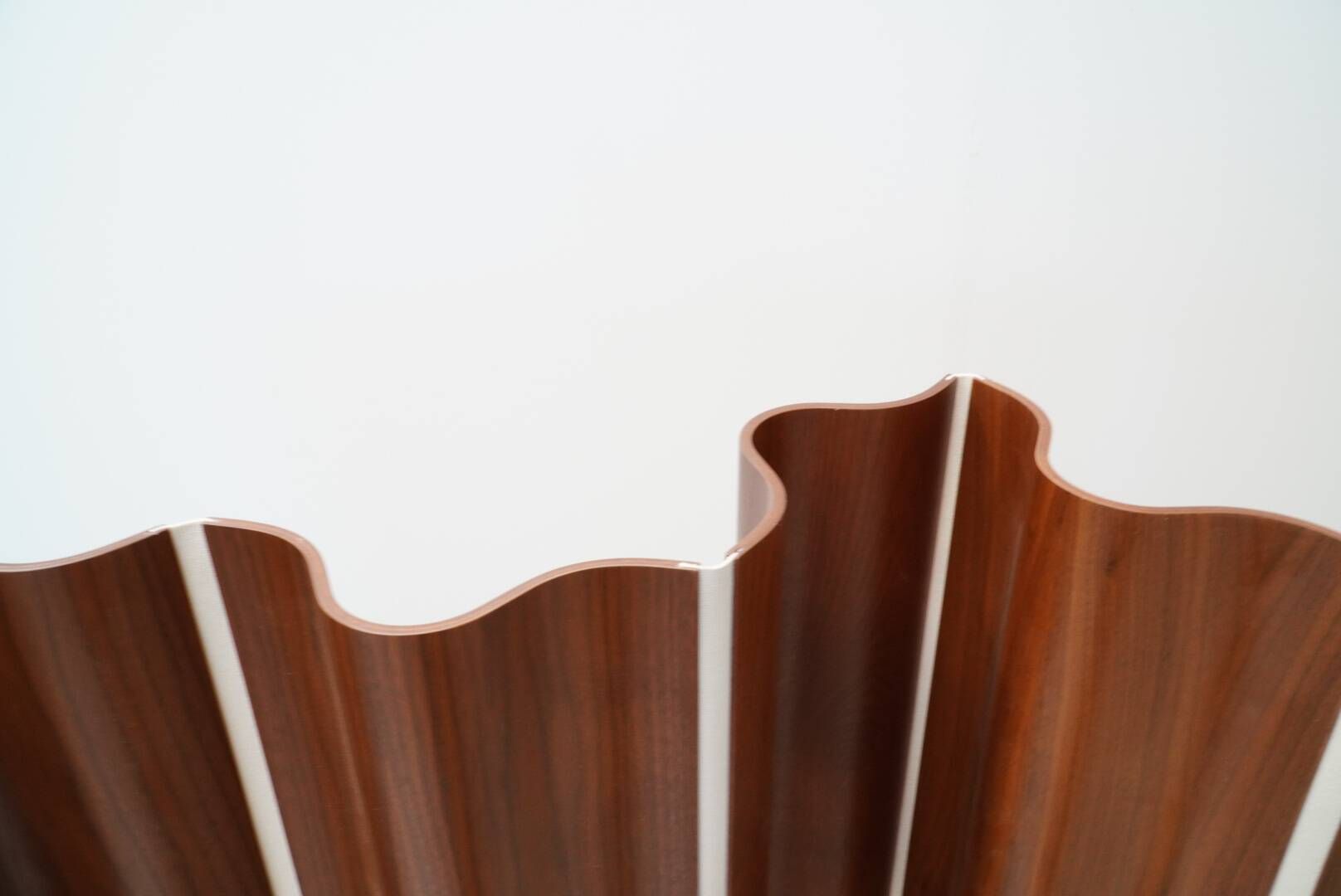 Charles et Ray Eames, paravent en noyer pour Vitra
