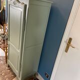 Wardrobe vintage bonnetière soft green 1970