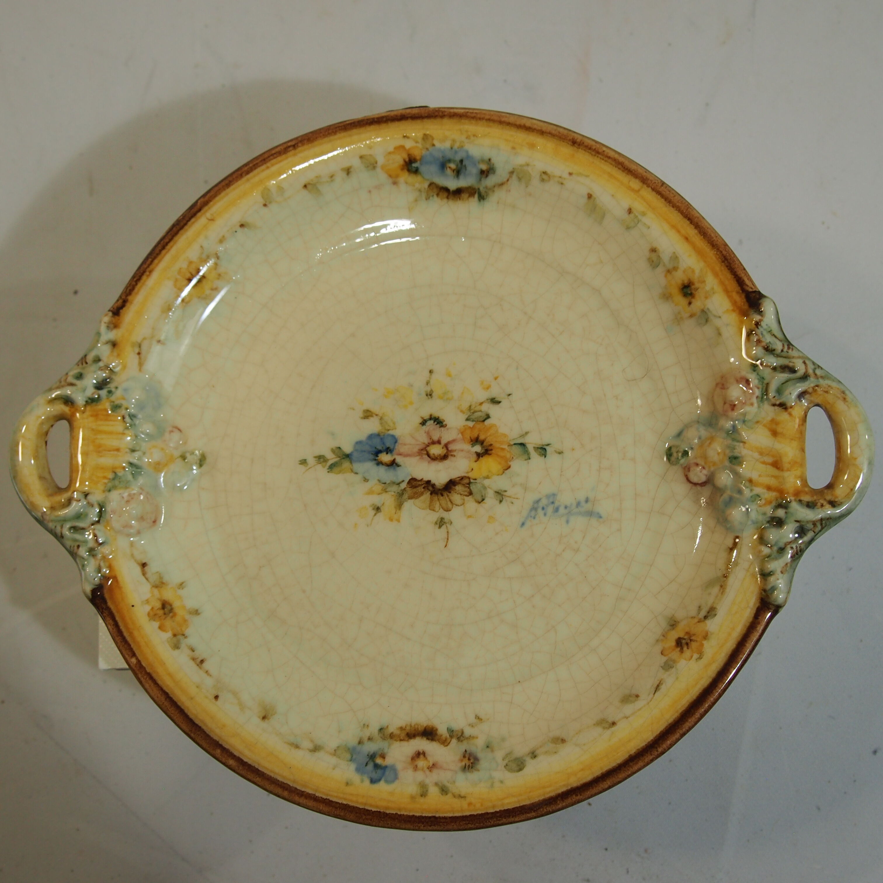 Pair of ceramic plates signed Antonio Peyro