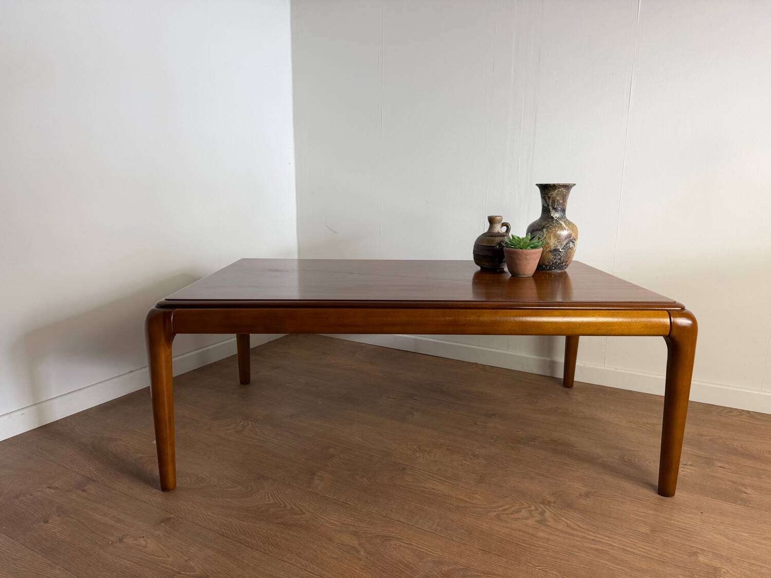 Vintage coffee table Johnart Design – organic lines