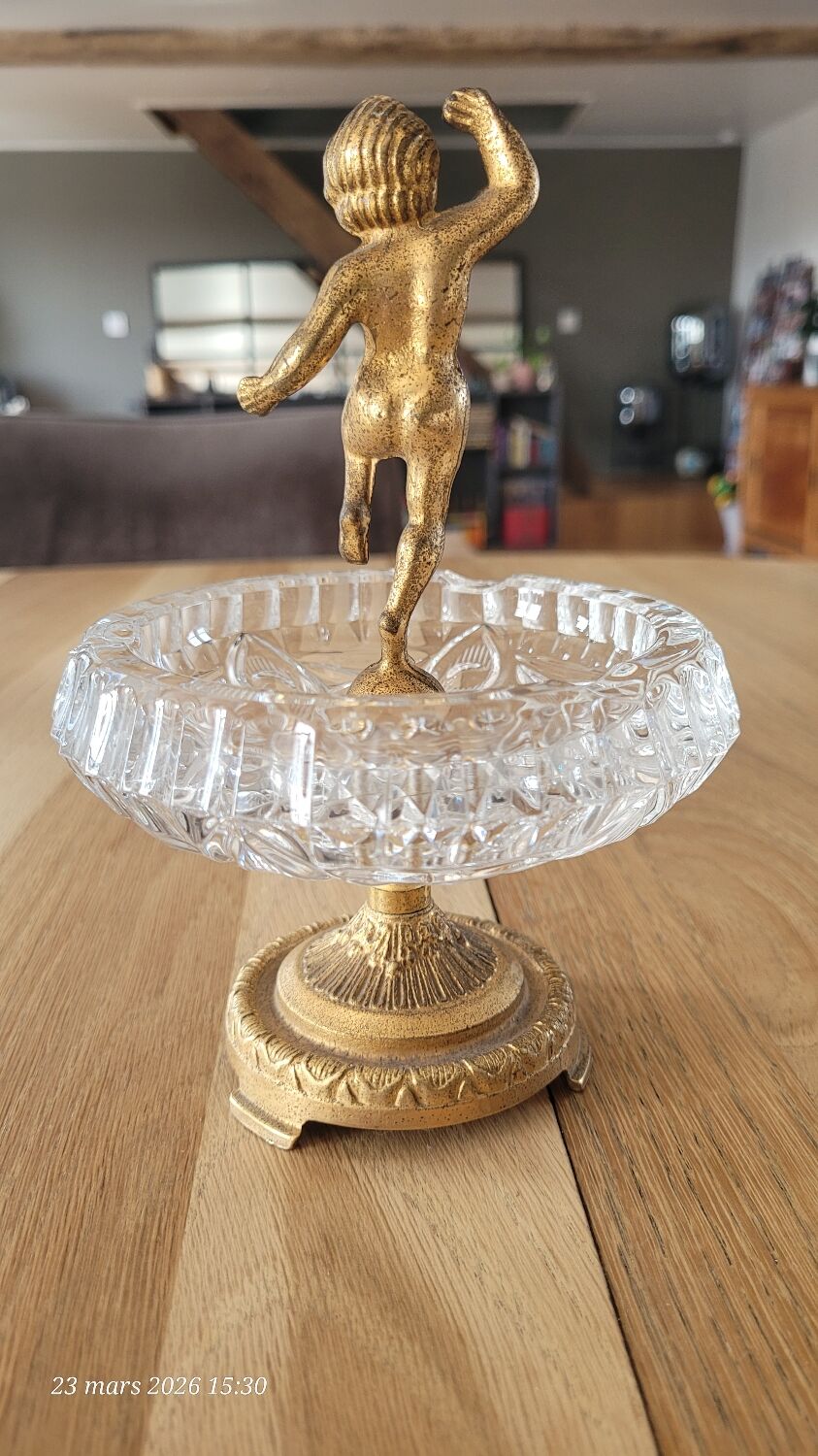 Tray / ashtray on a stand with cherub (glass and gilded metal)