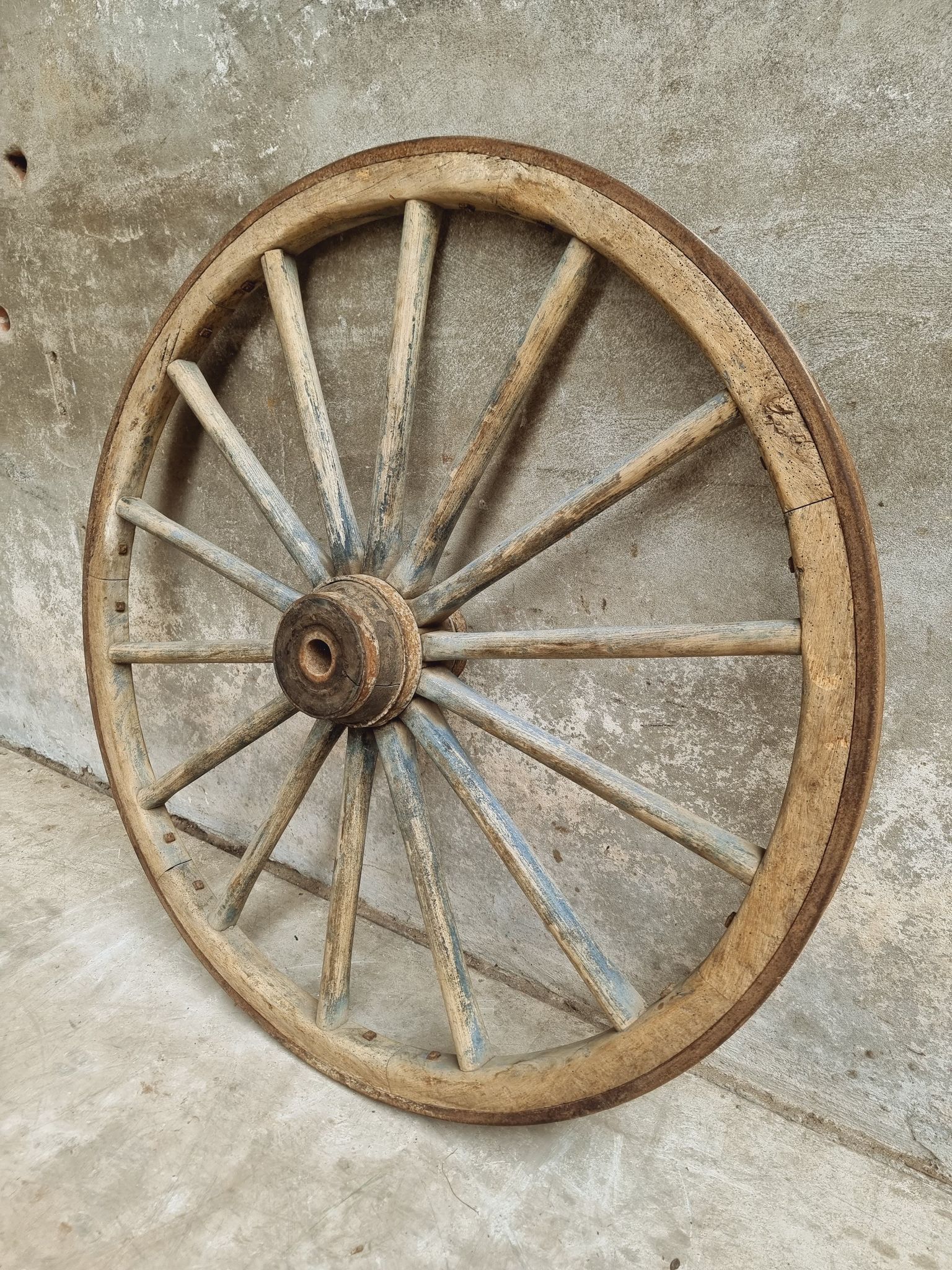 Antique cart wheel wagon wheel XXL oak wood 126 cm