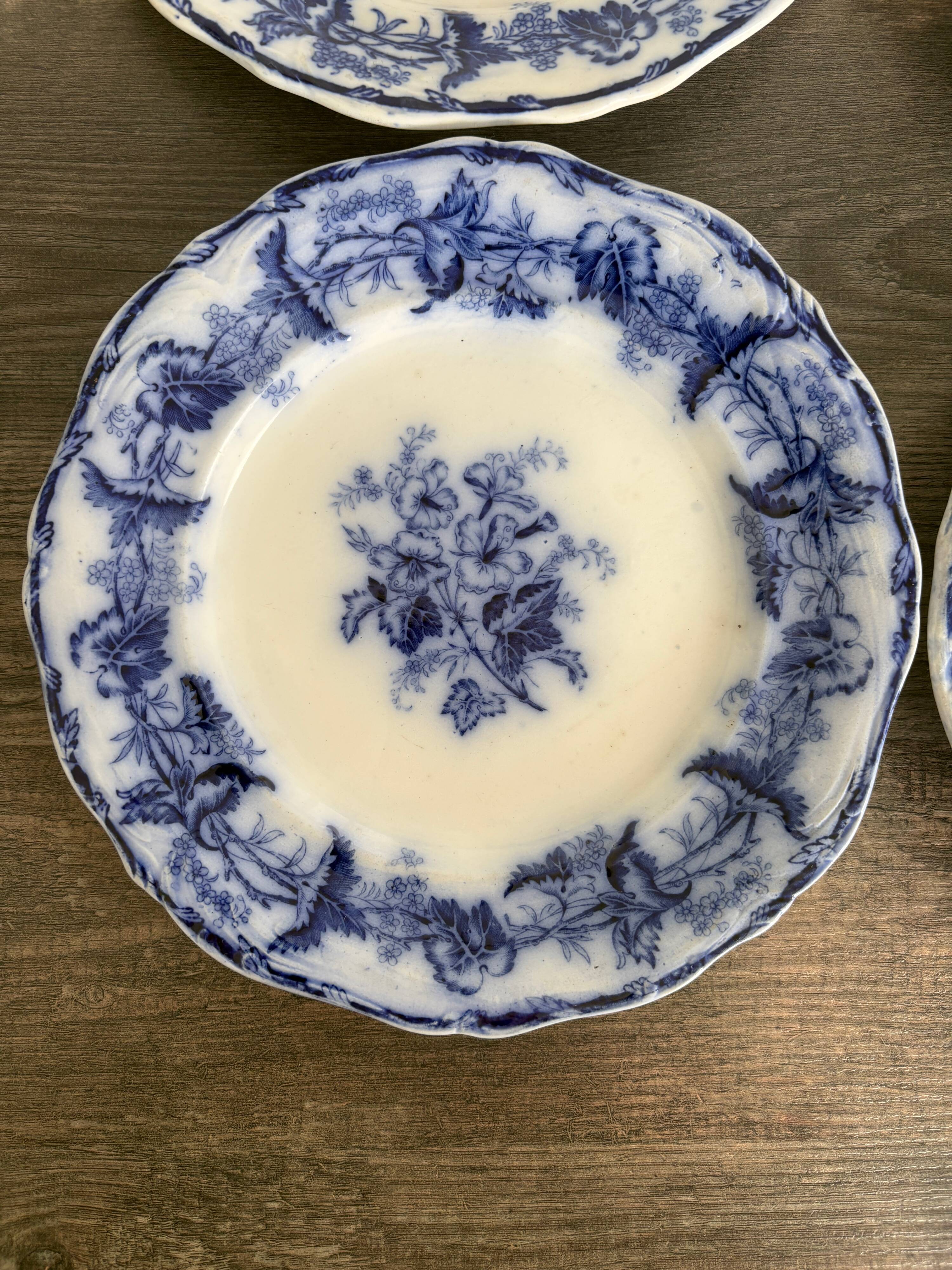 4 assiettes à dessert anciennes Boch Frères Keramis