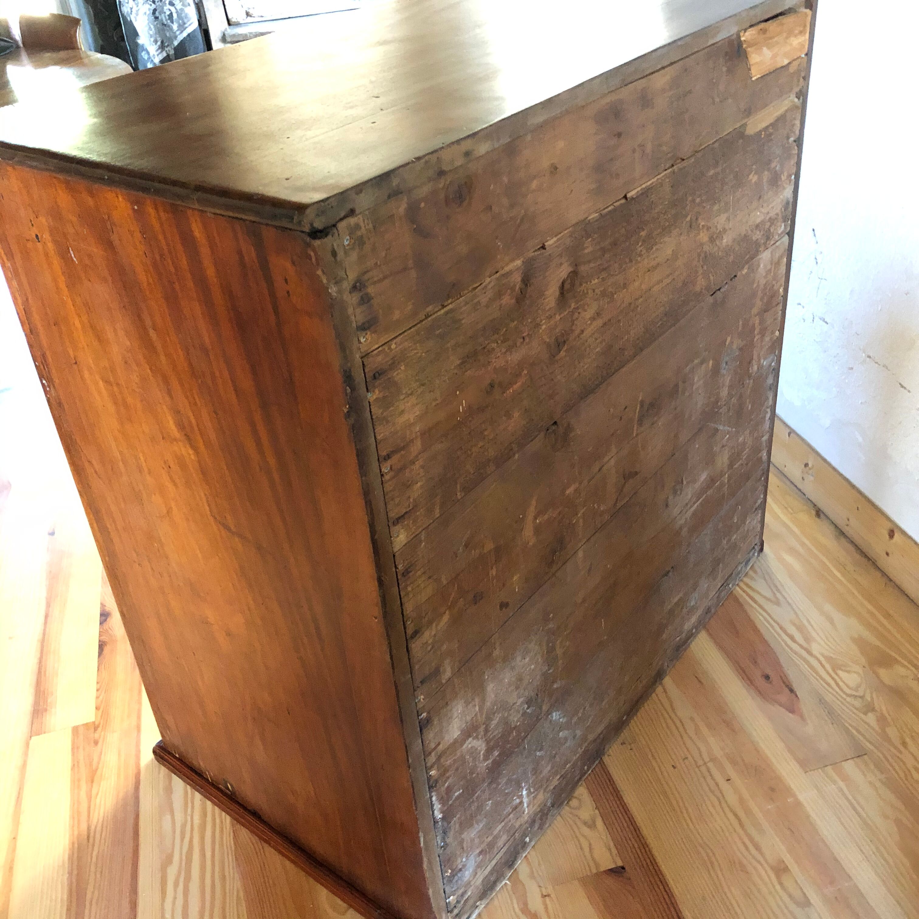 French marine work dresser