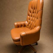 Fauteuil capitonné Poltrona Frau circé 1990