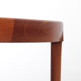 Round teak dining table, 4/10 people.