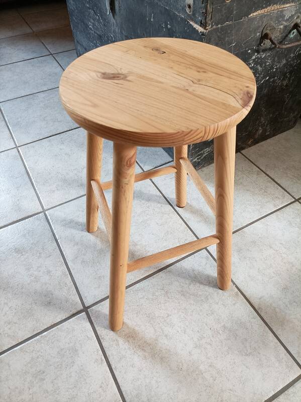 Aero-gummed solid wood stool dp 1023410