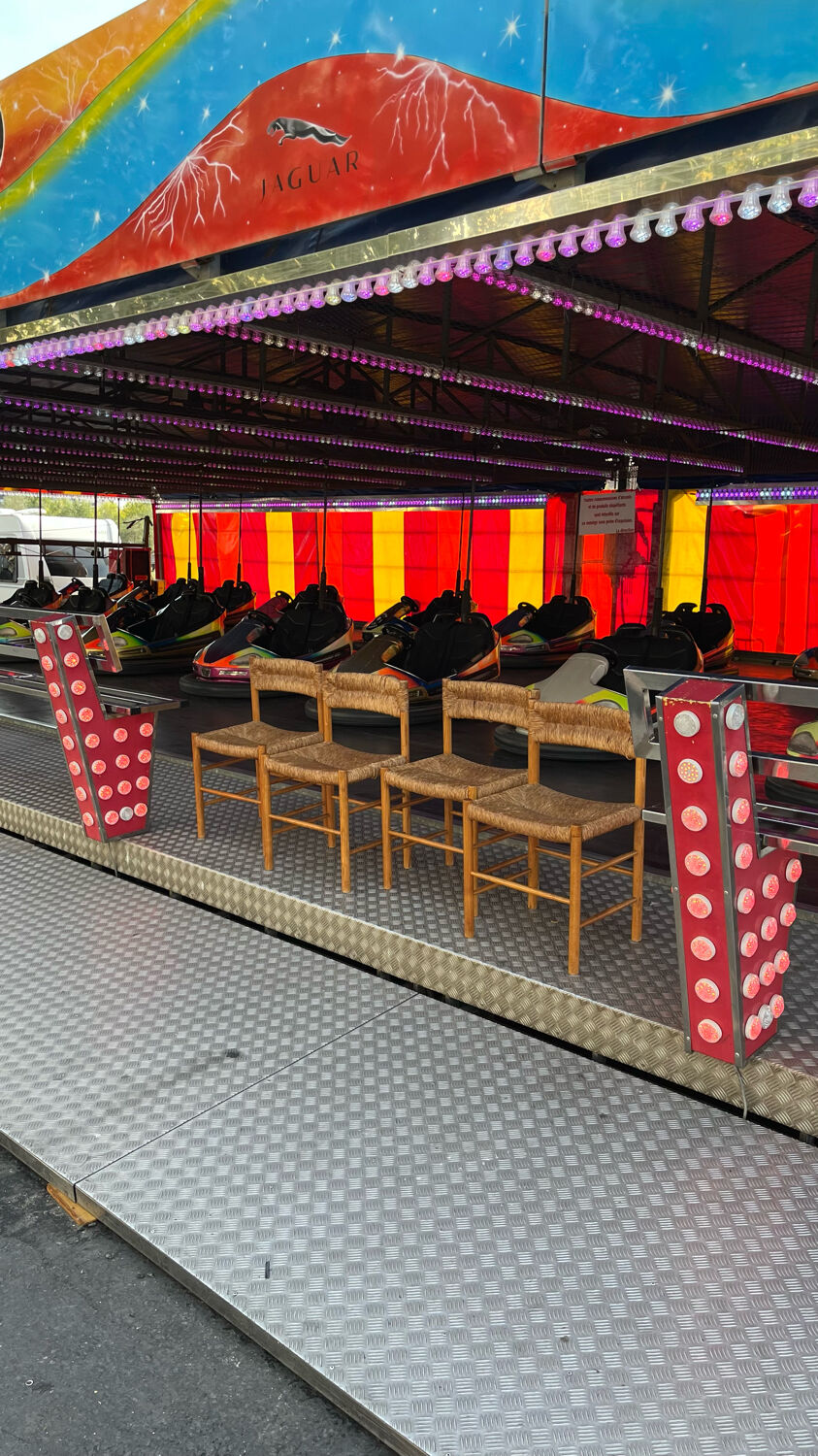 4 chaises modèle « Dordogne » édition Robert Sentou