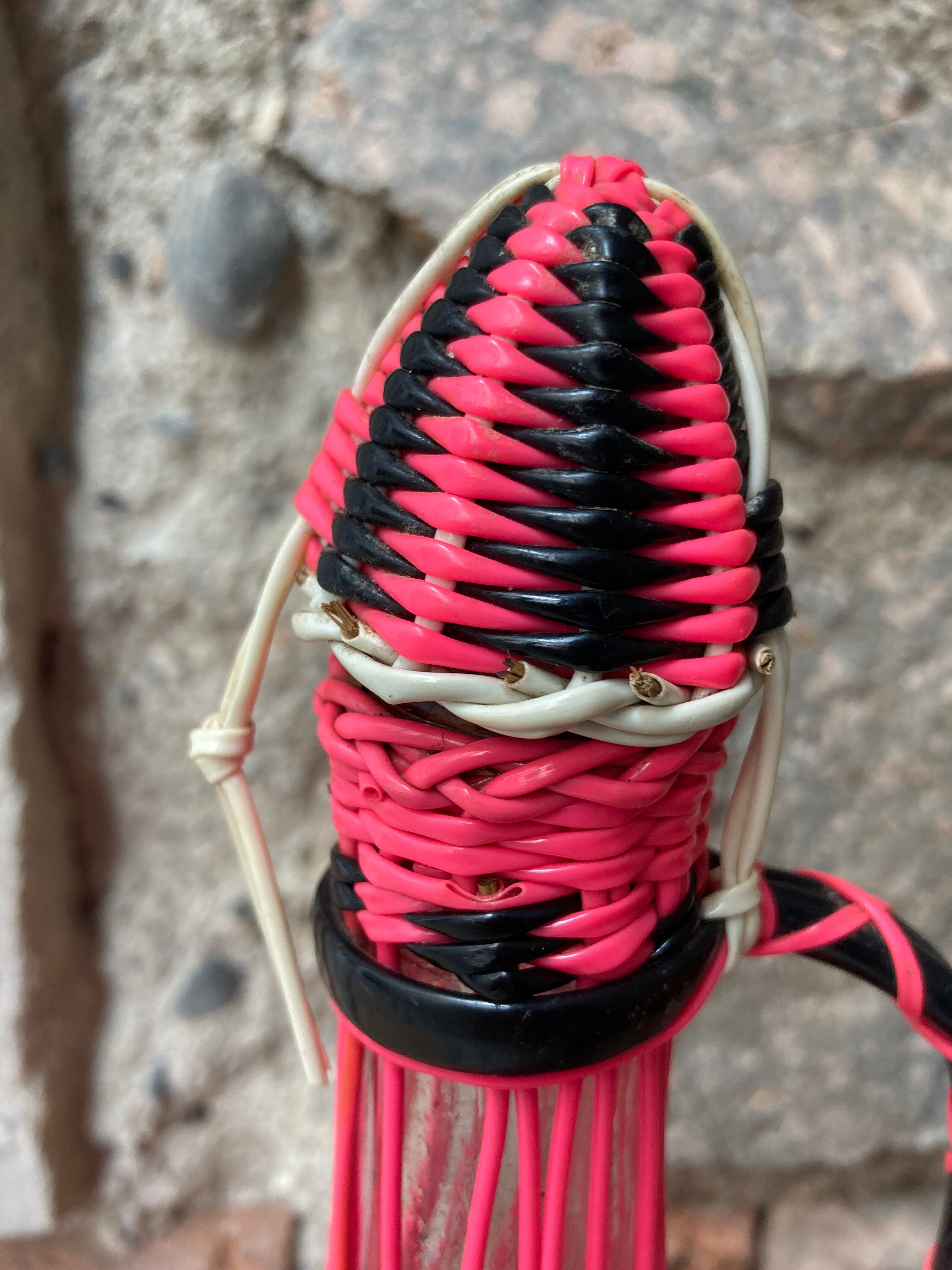 Bottle scoubidou pink neon 60s