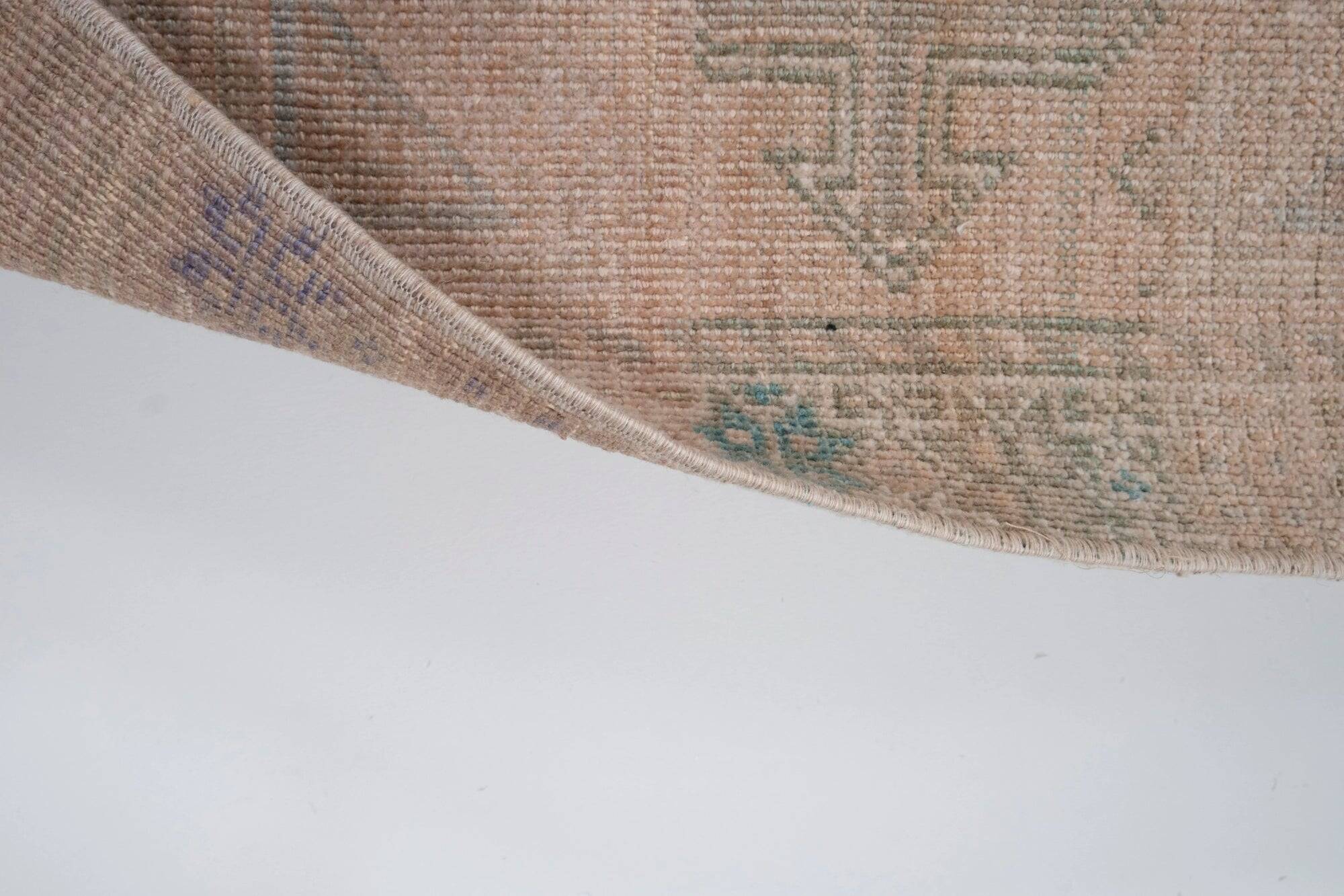 Vintage handmade Turkish rug 57x122 cm