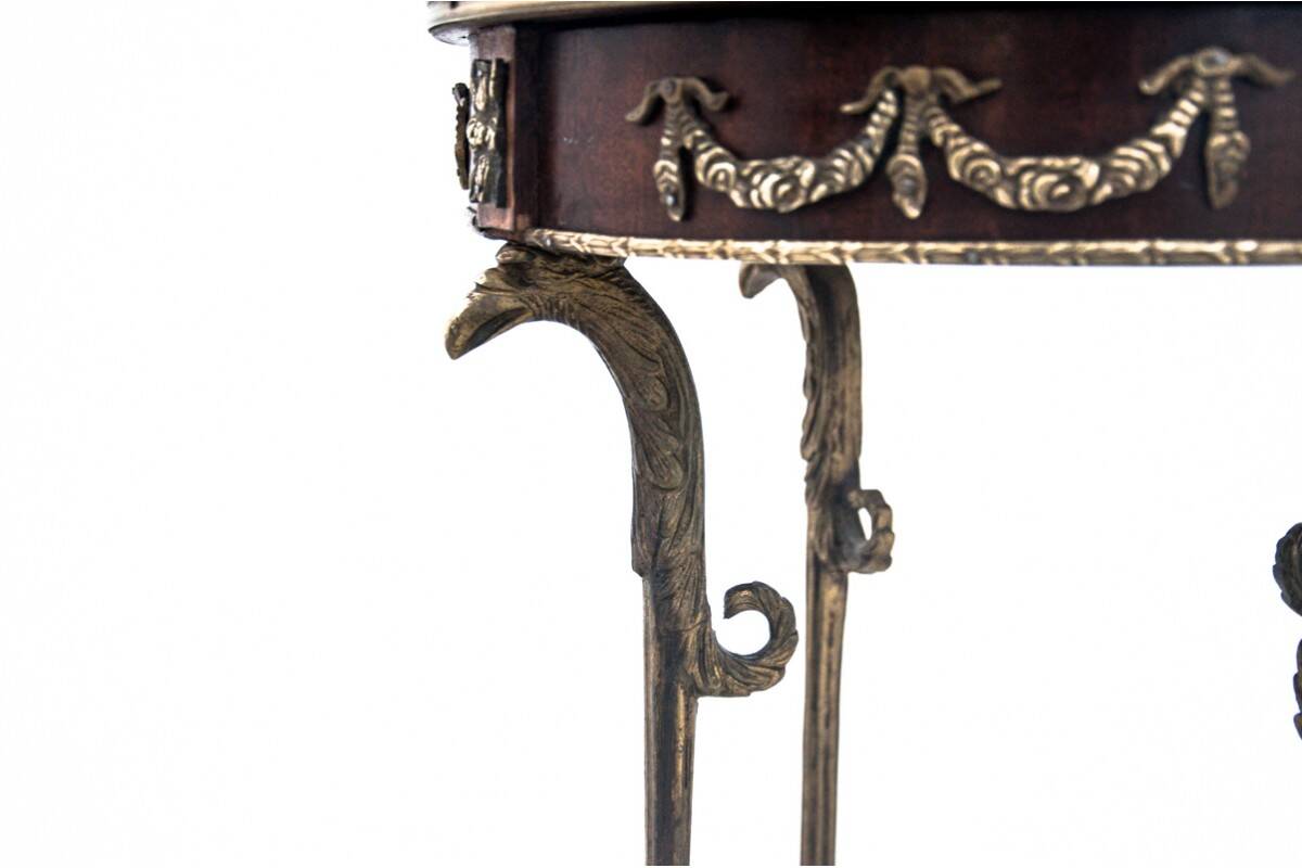 Table - flowerbed, France, mid-19th century XX century.