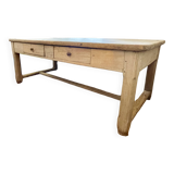 Farm table