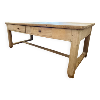 Farm table