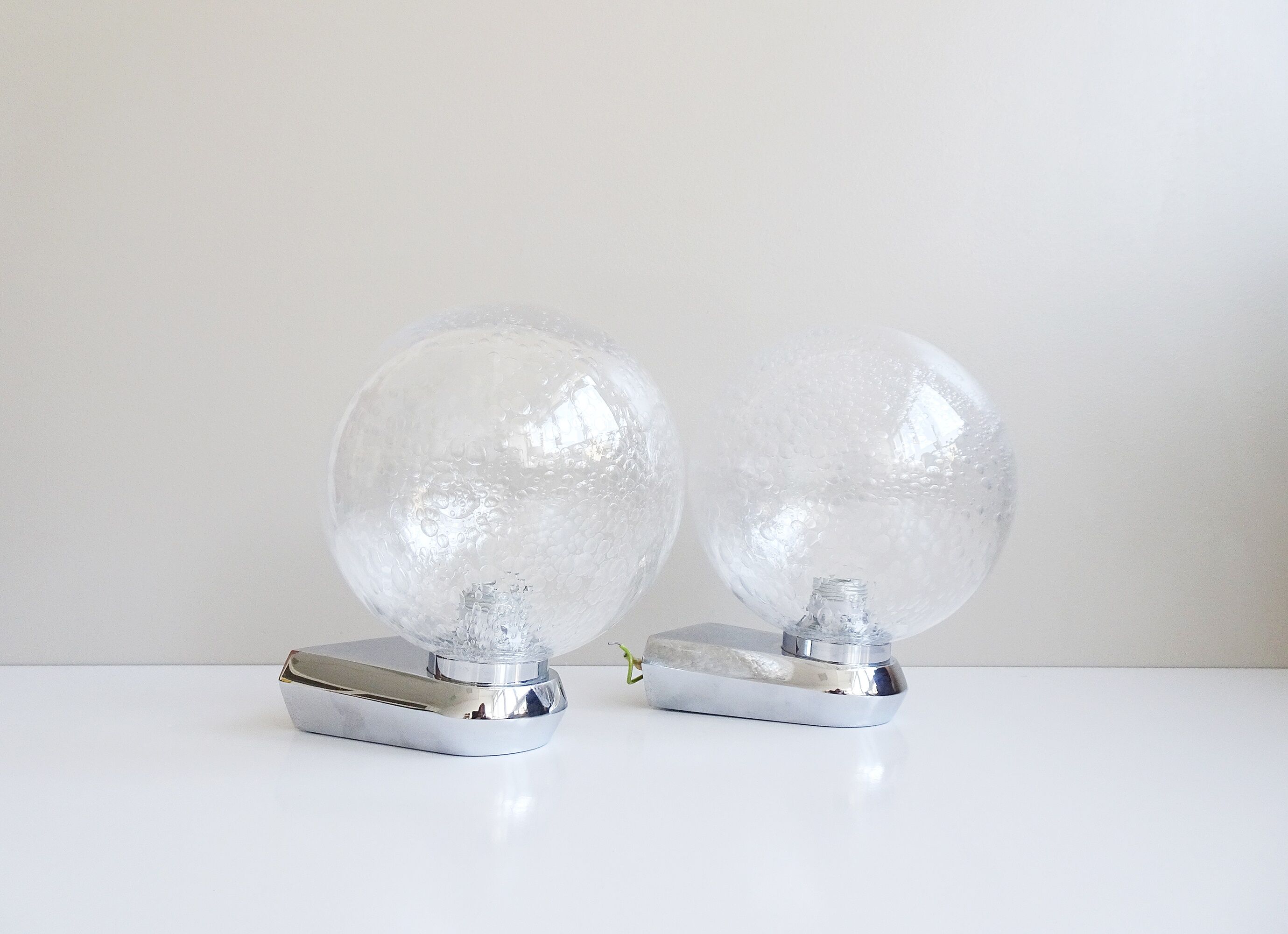 Chrome mirror light with glass ball