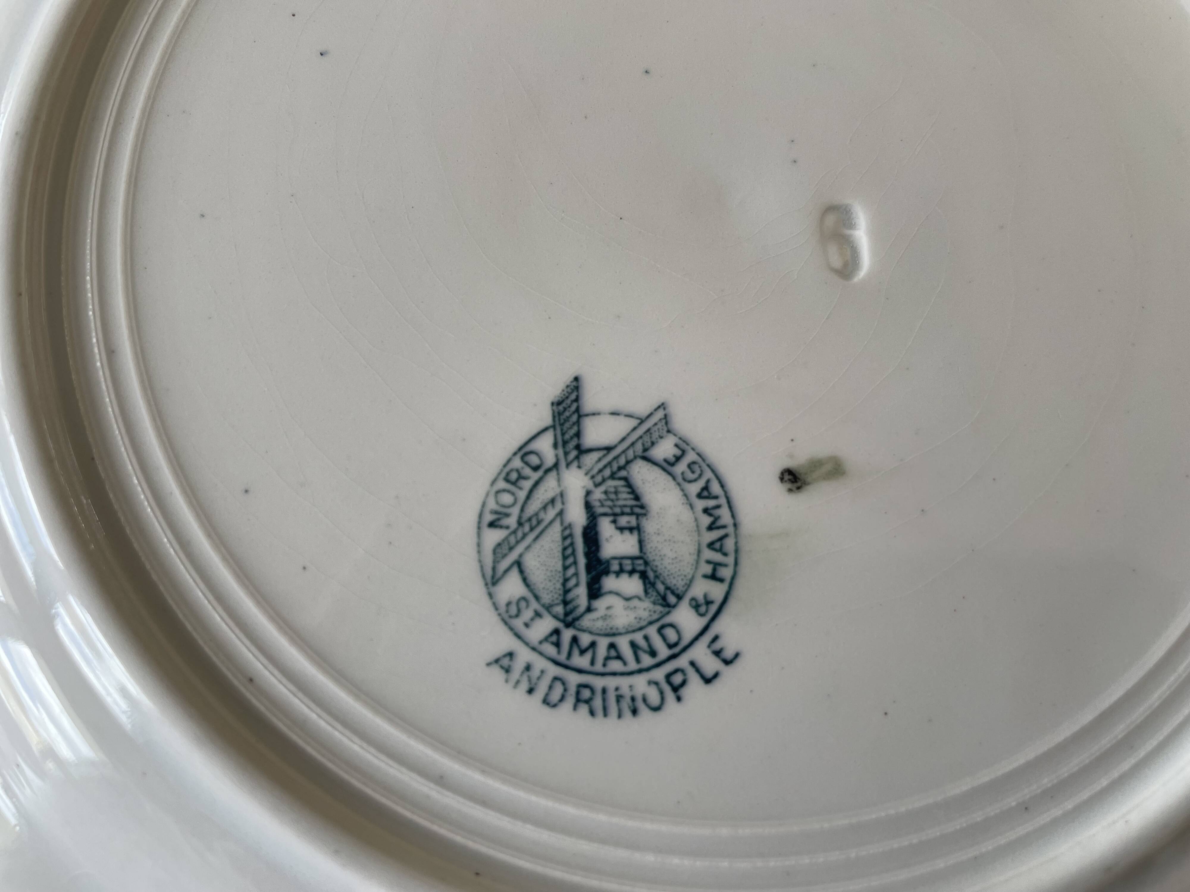 6 assiettes à dessert anciennes en faïence de Saint-Amand (Nord)