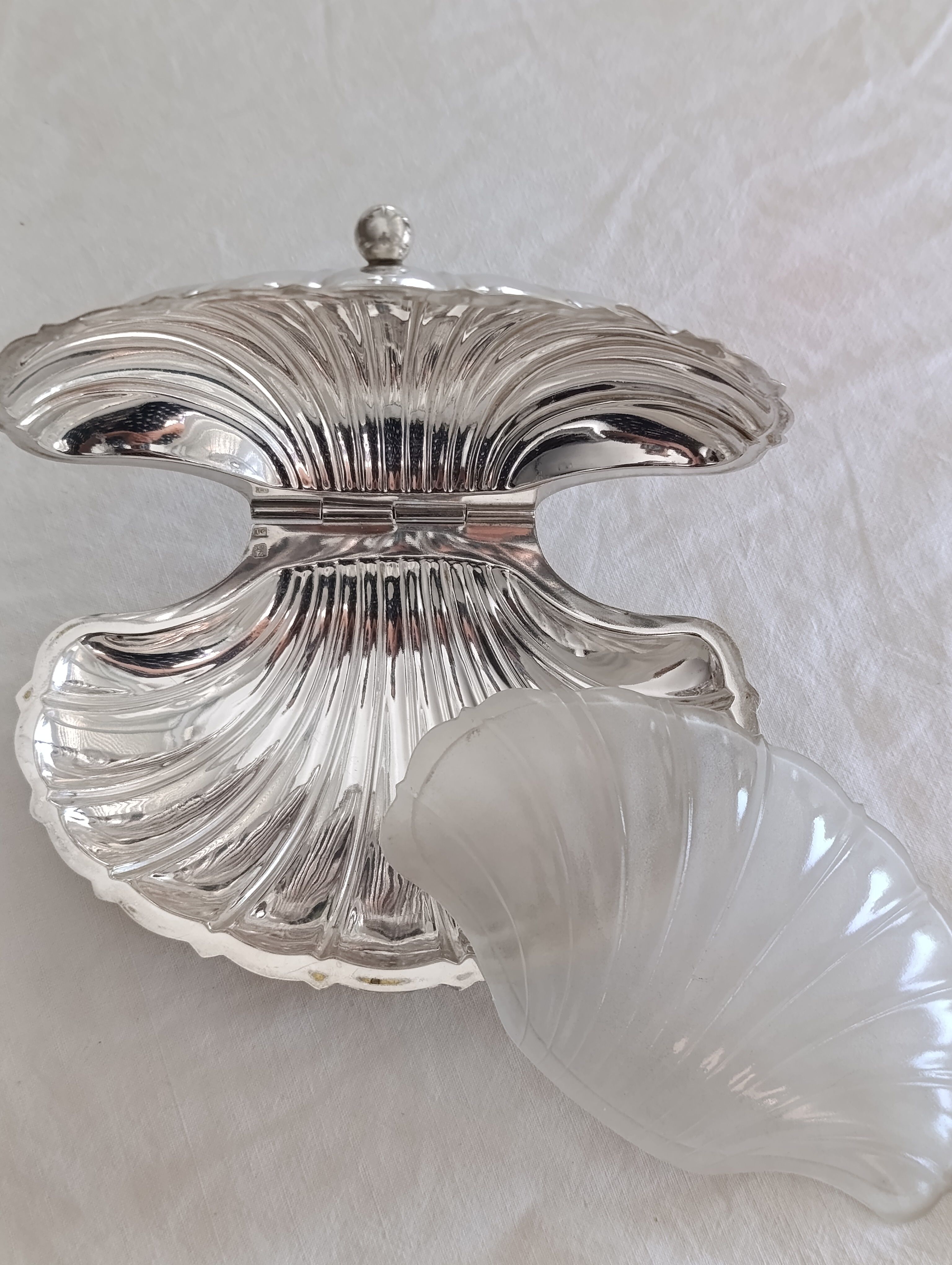 Butter dish