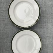 Plates on pedestal nineteenth century Villeroy and Boch