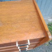 Commode vintage pieds compas