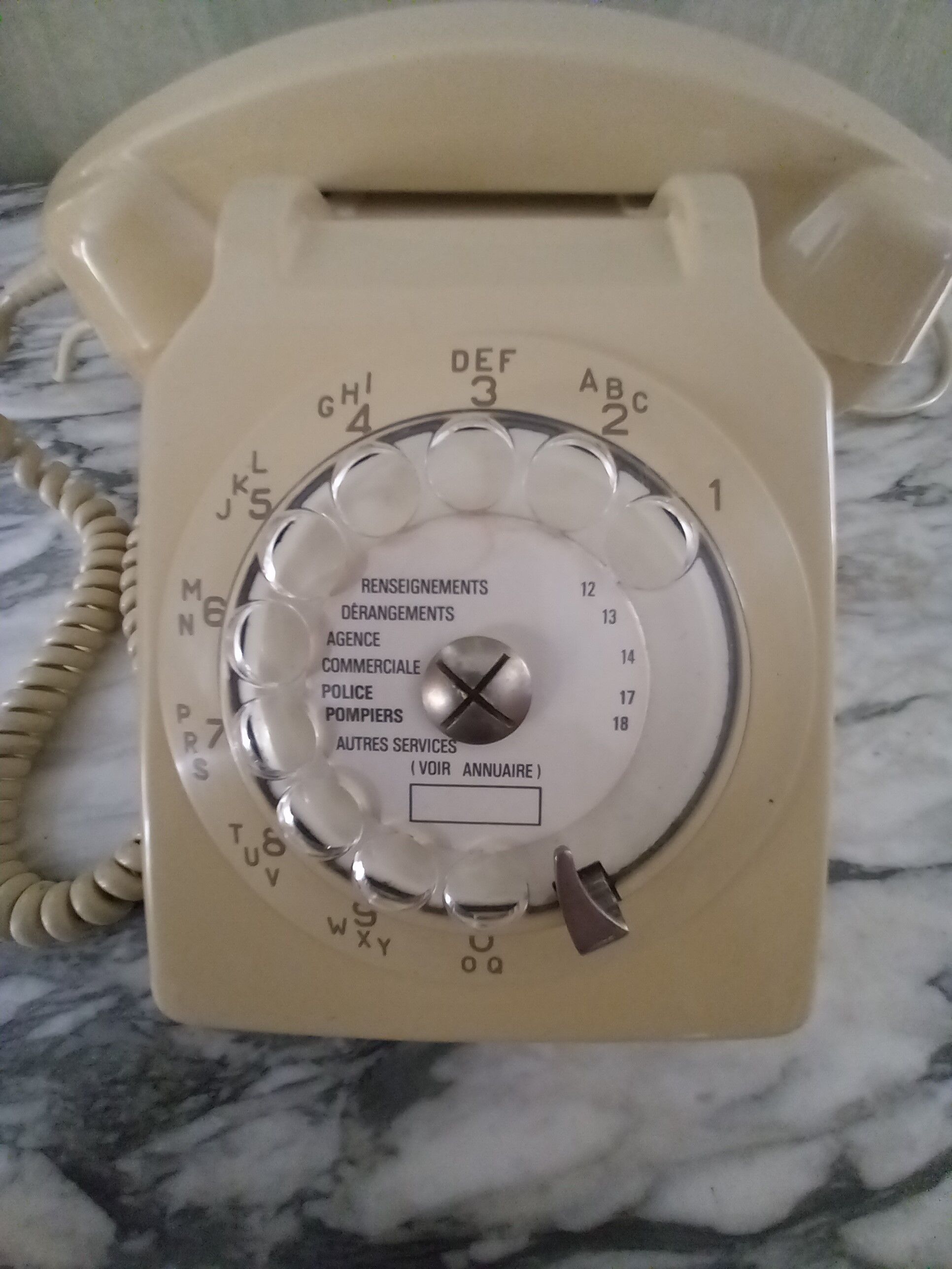 Telephone socotel ivory of the years 82