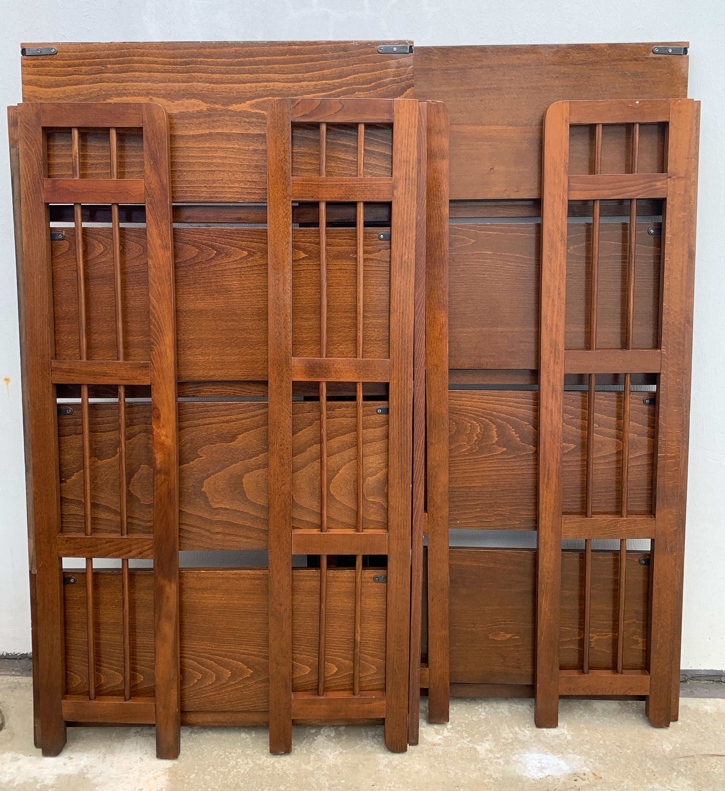 Pair of folding wooden bookcases, 4 shelves, 1950