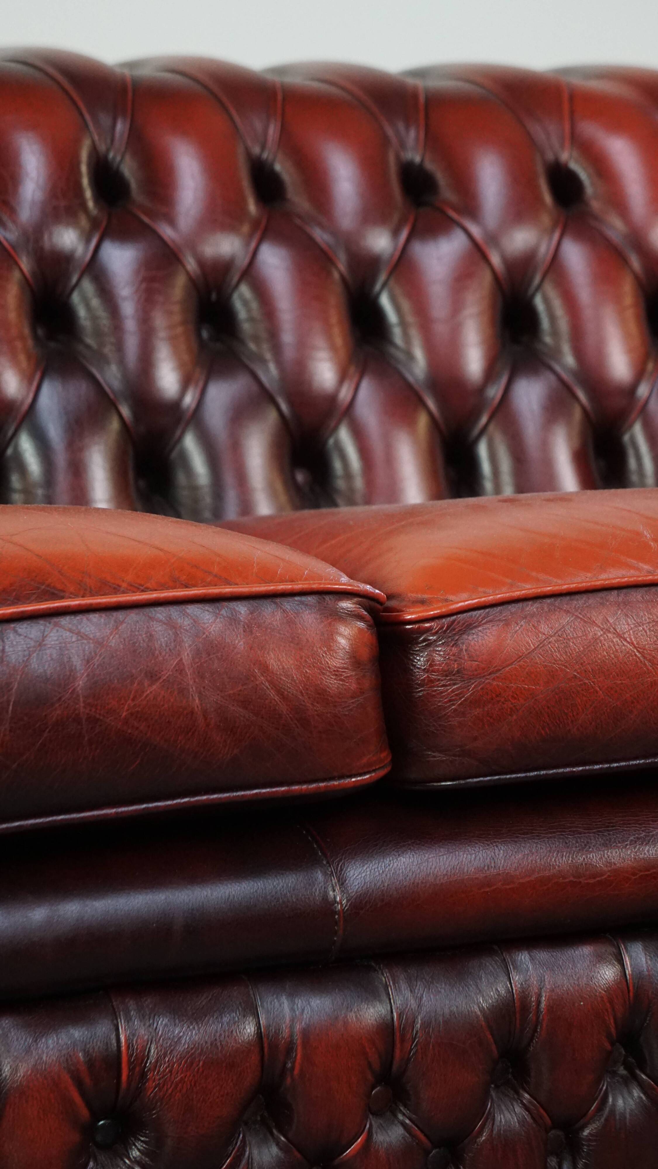 Spacious red English 2.5-seater cowhide leather chesterfield sofa