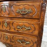 Commode en noyer ancienne