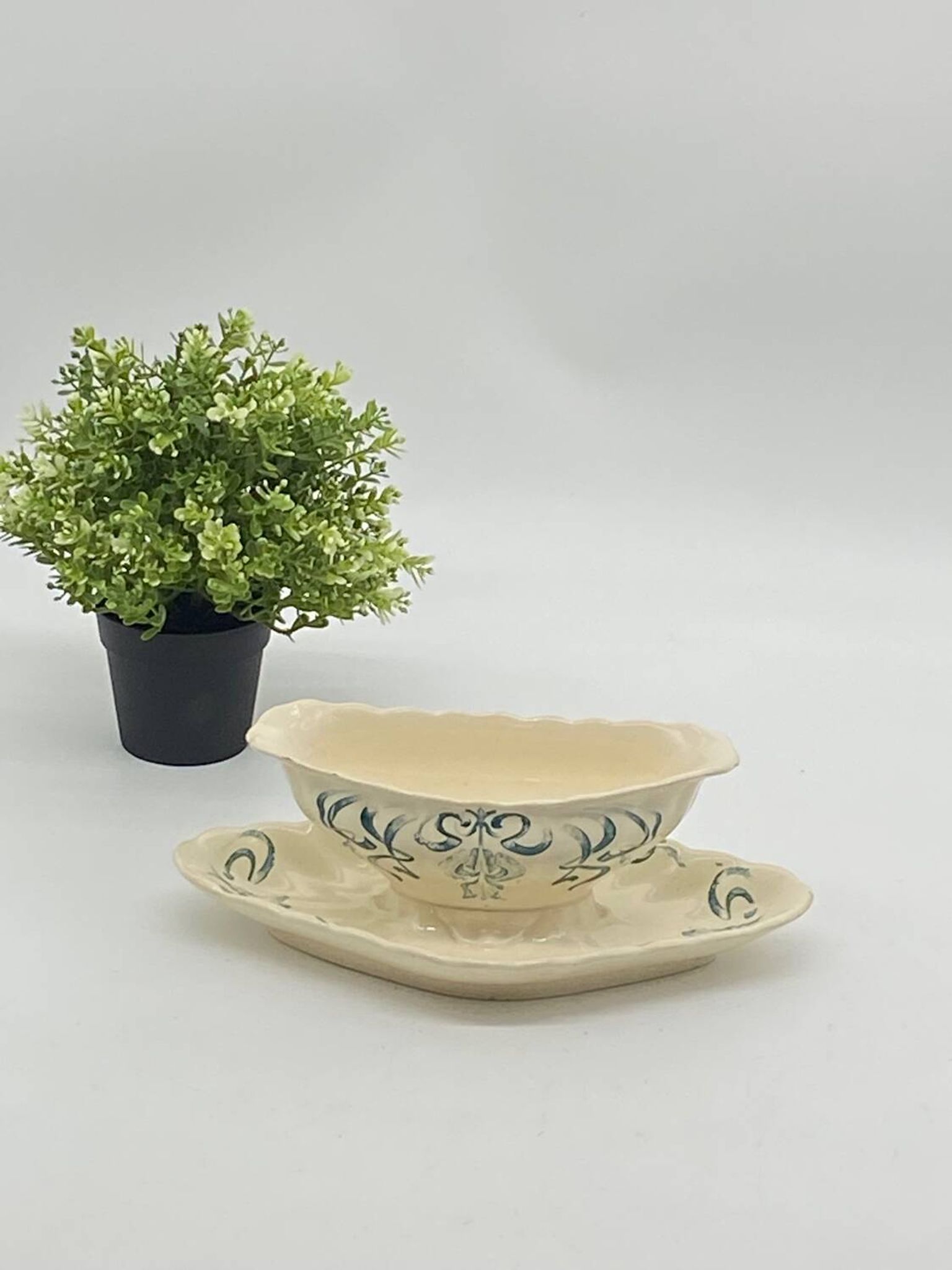 Longchamp earthenware gravy boat, Robert charcoal maker, Iris, art nouveau