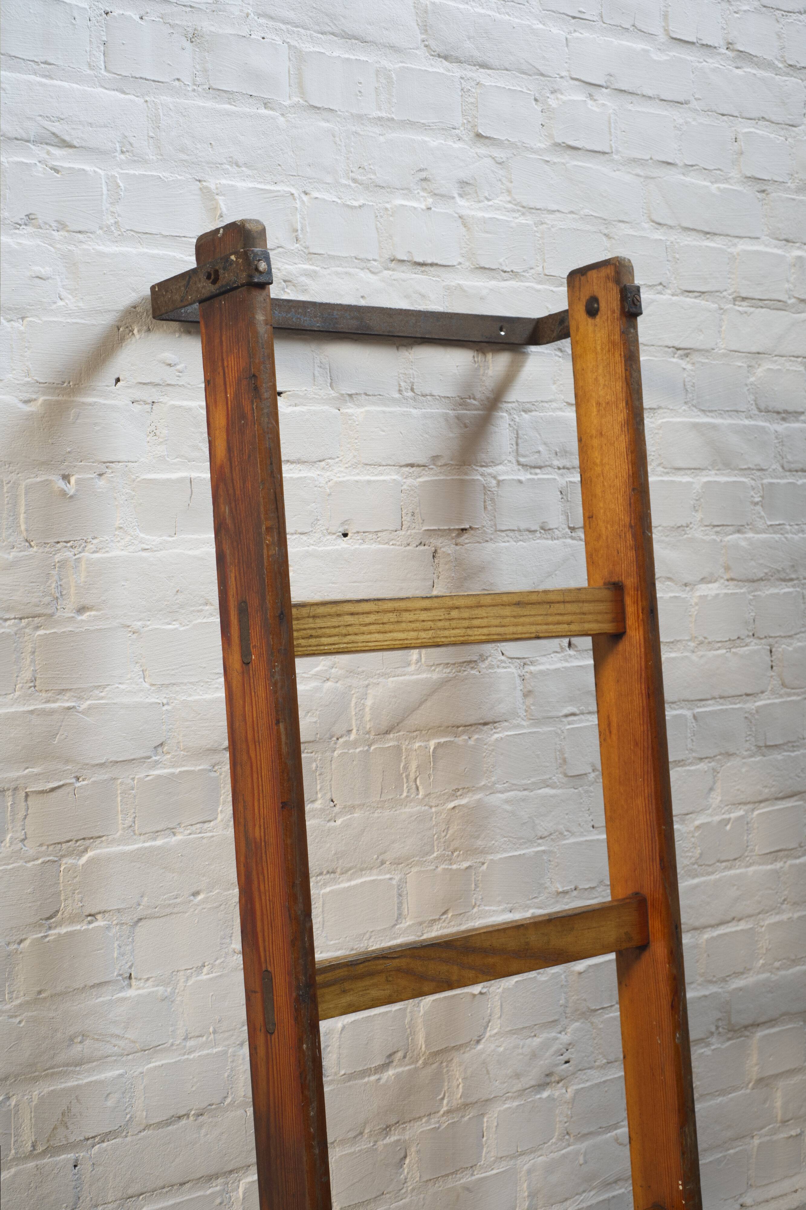 Échelle d'escalade en pin vintage