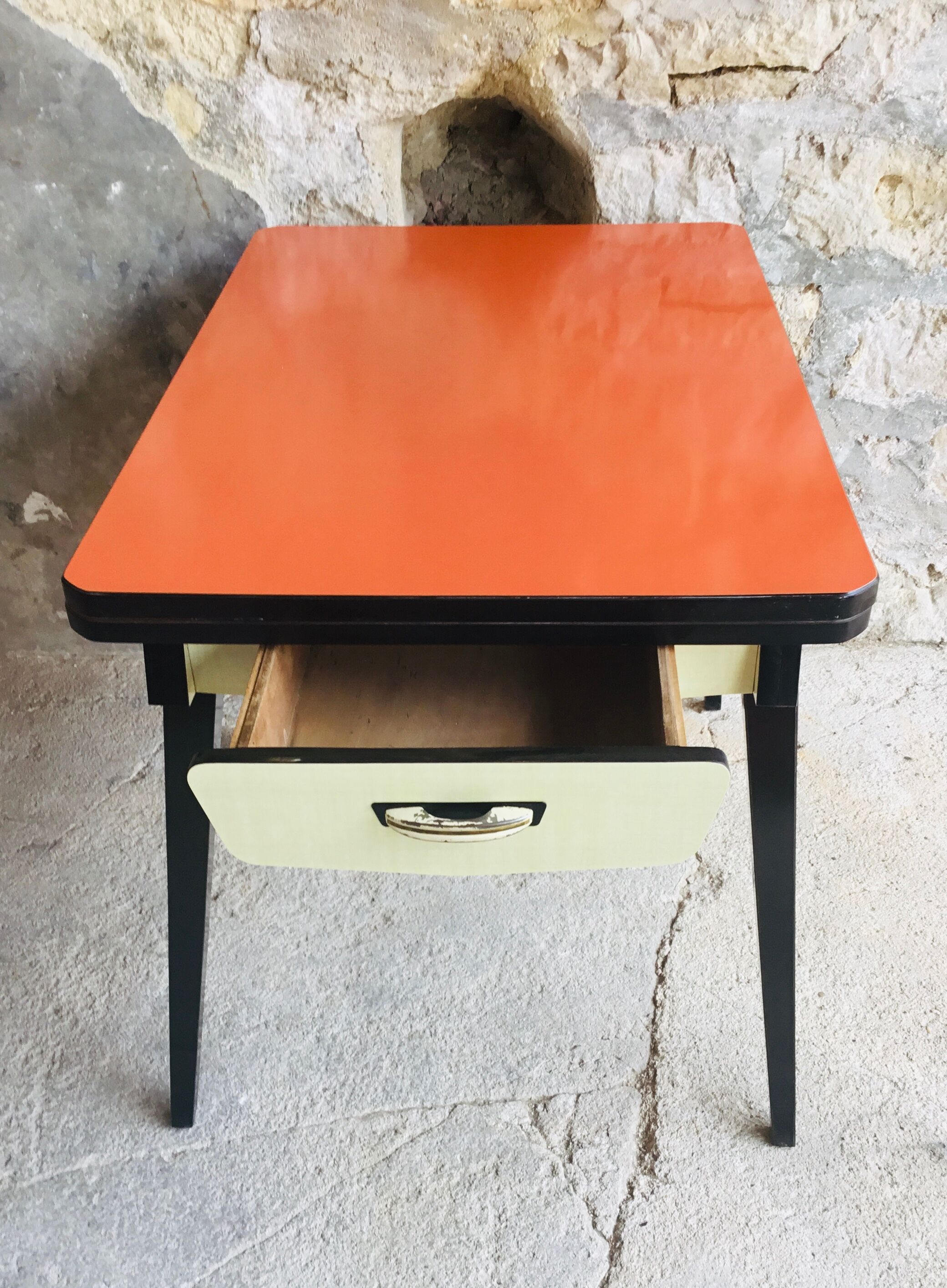 Vintage table with extension cords and orange-red formica drawers feet compass - 1960