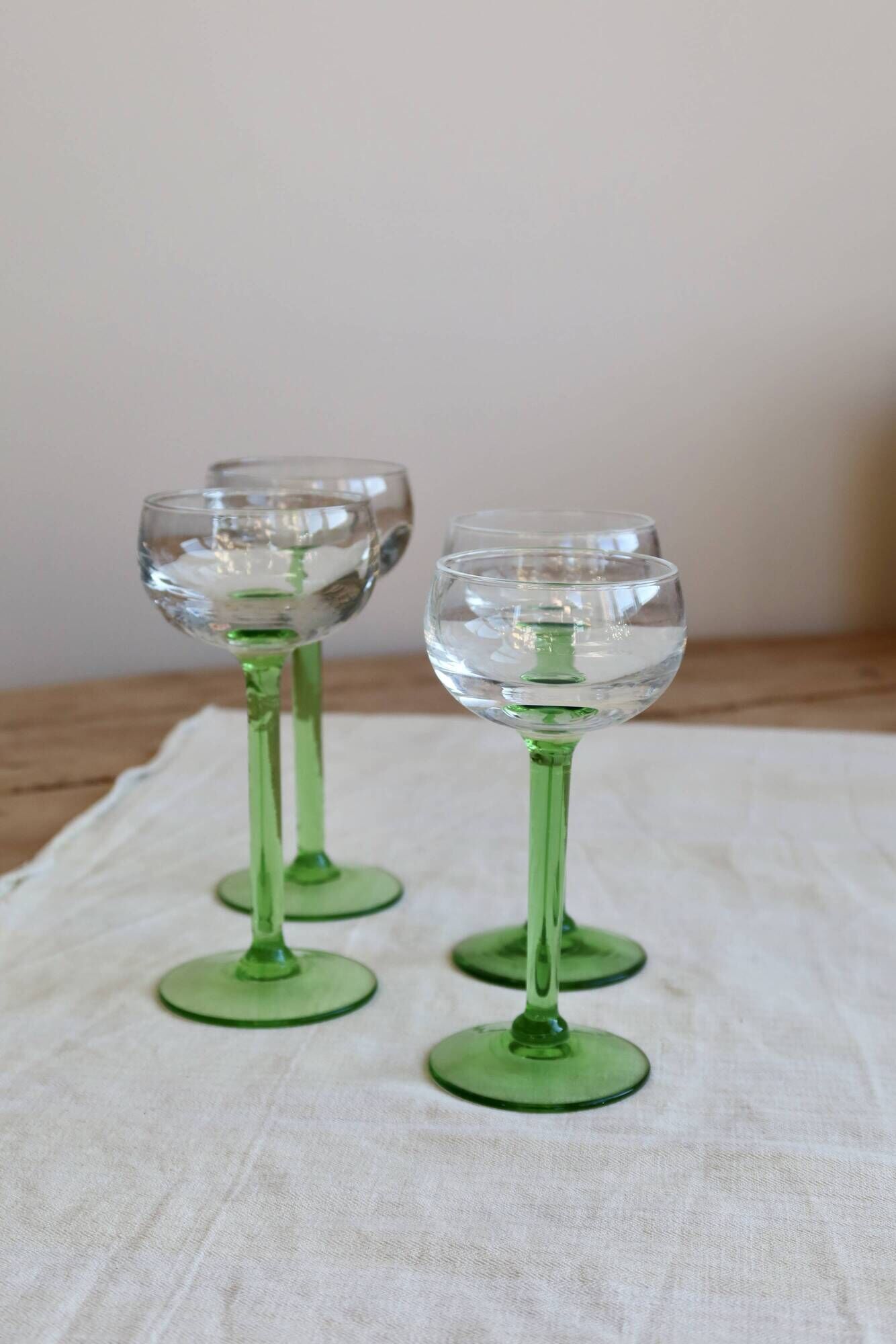 4 mismatched vintage Alsace wine glasses – Green stems