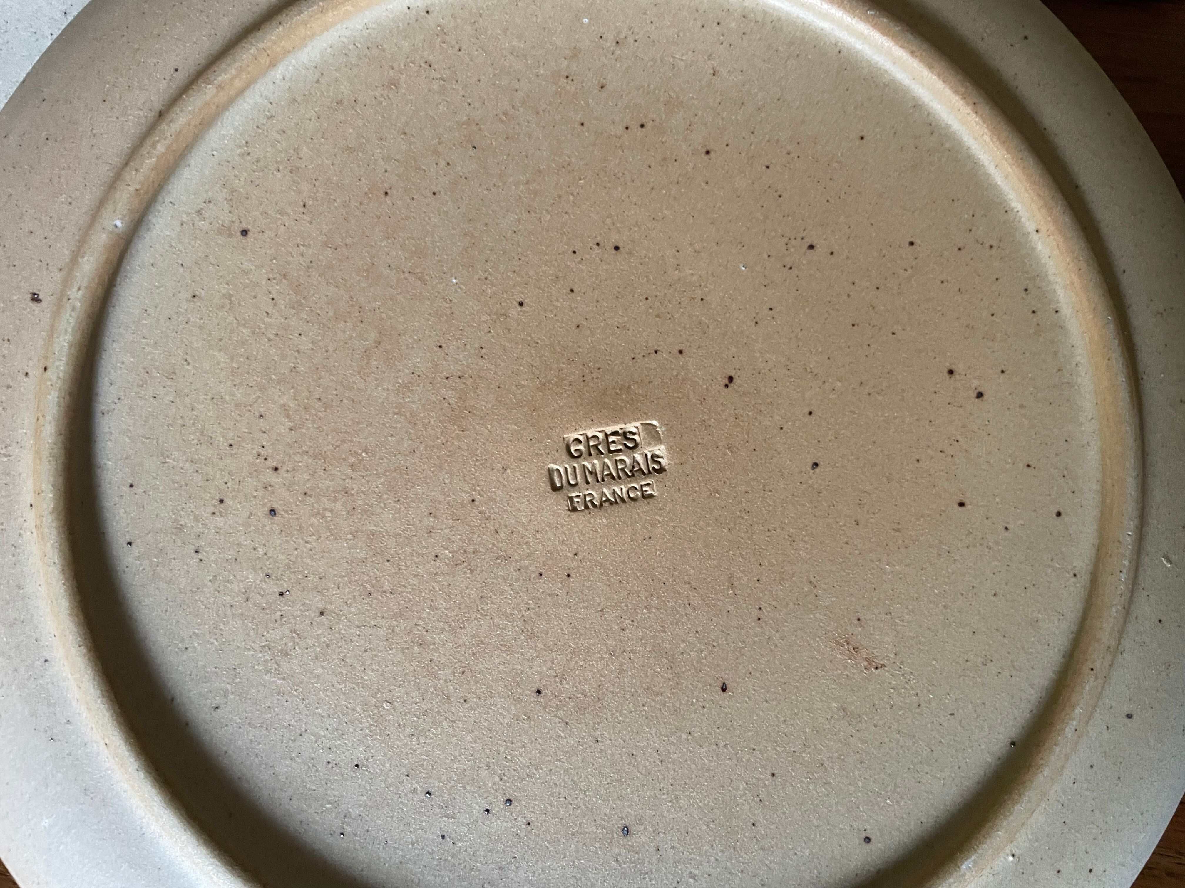 Dessert plates in Marais Sandstone