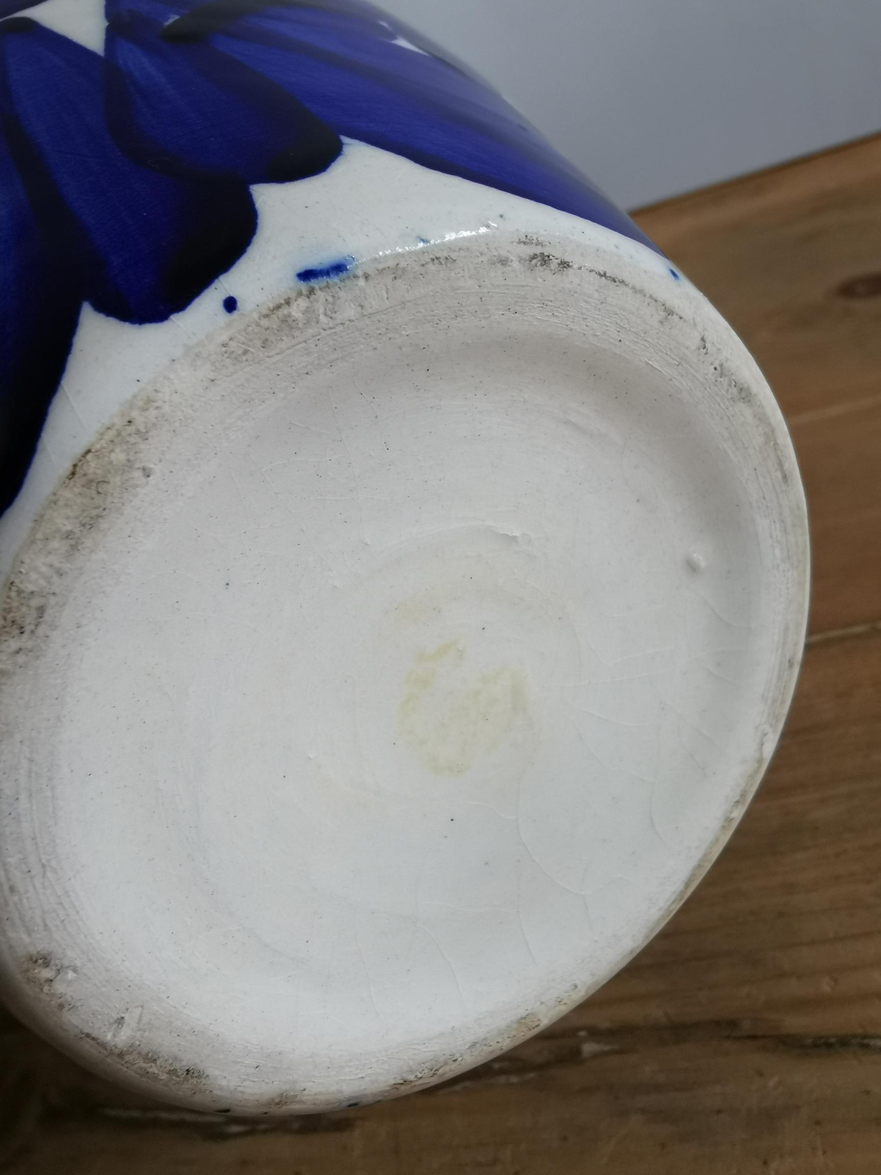 Baluster vase in painted ceramic decoration flowers