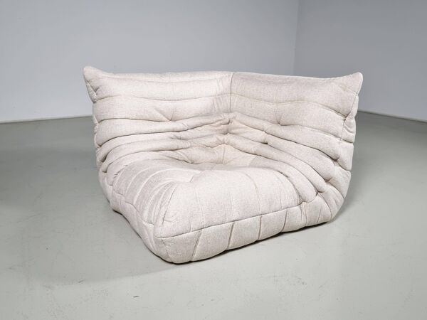 Fauteuil Togo en tissu crème par Michel Ducaroy pour Ligne Roset, circa 1970