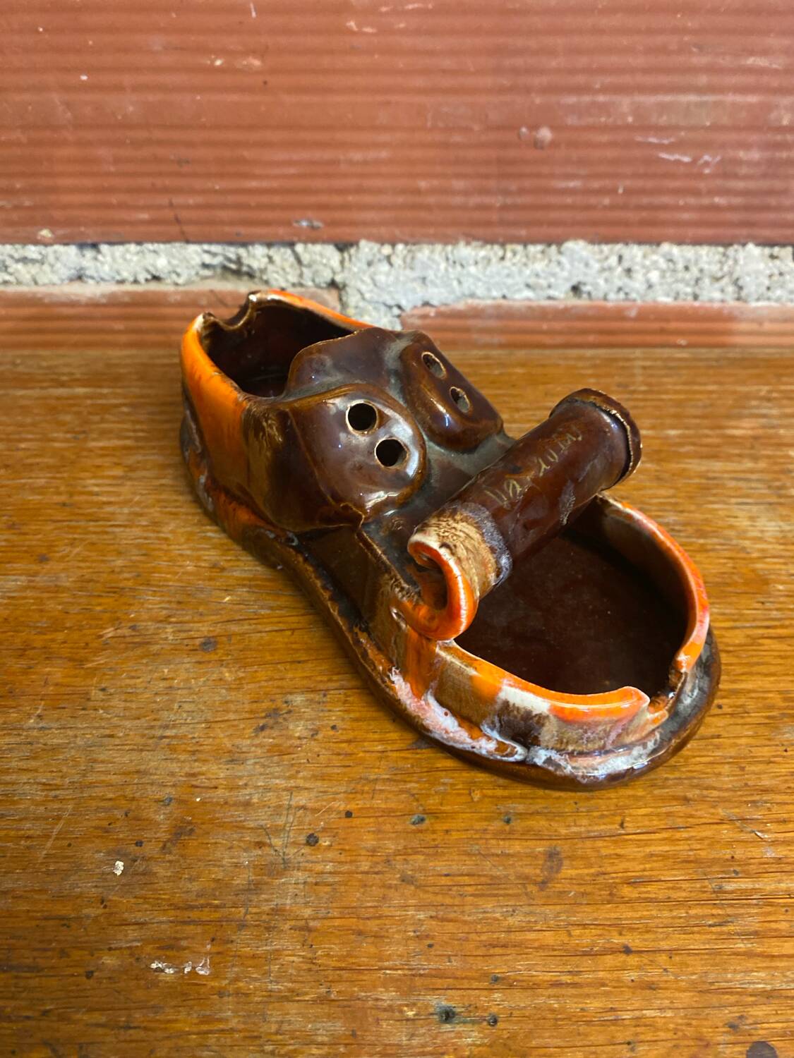 Cendrier ancien Vallauris céramique multicolore forme chaussure vintage