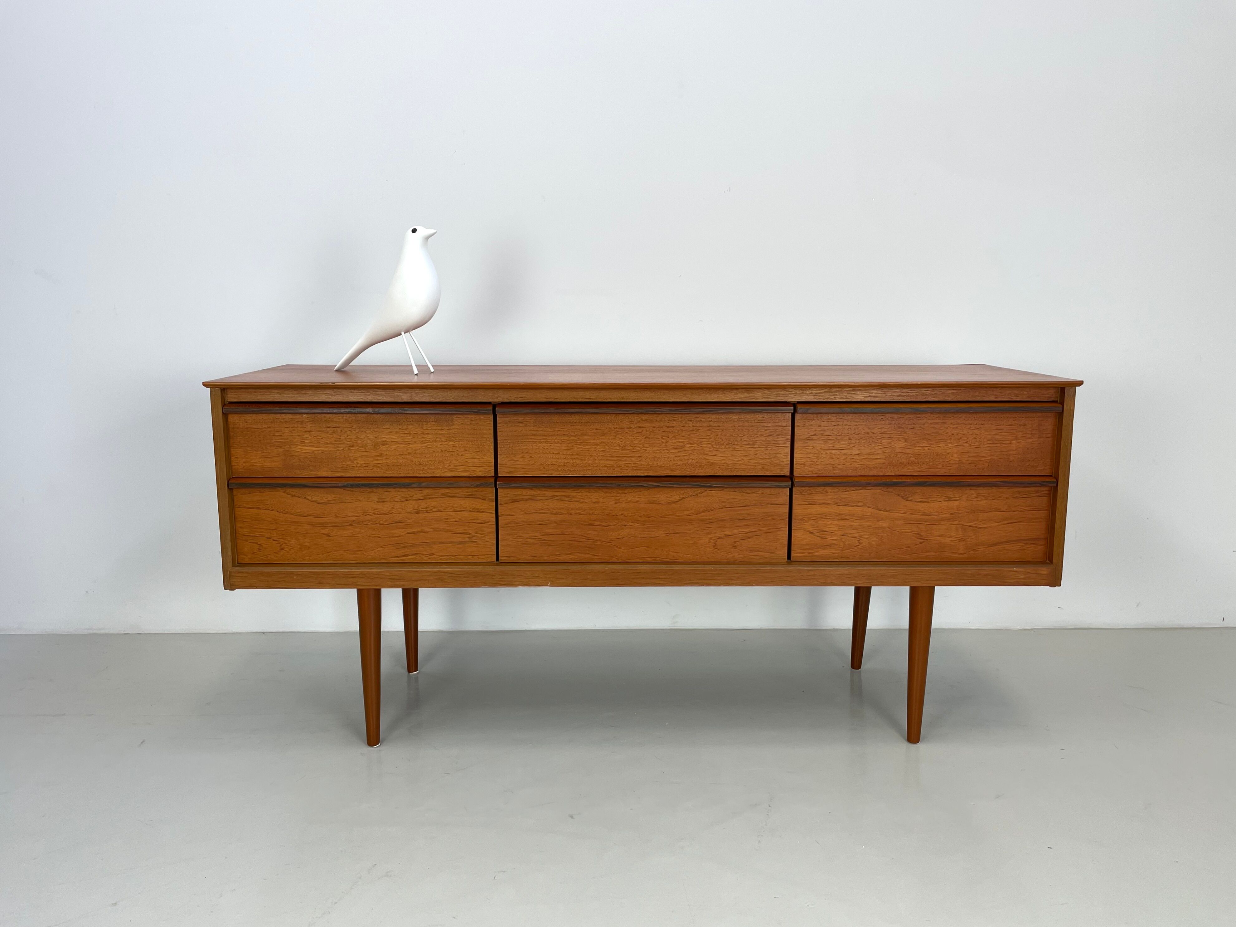 Vintage Austinsuite sideboard 1960's