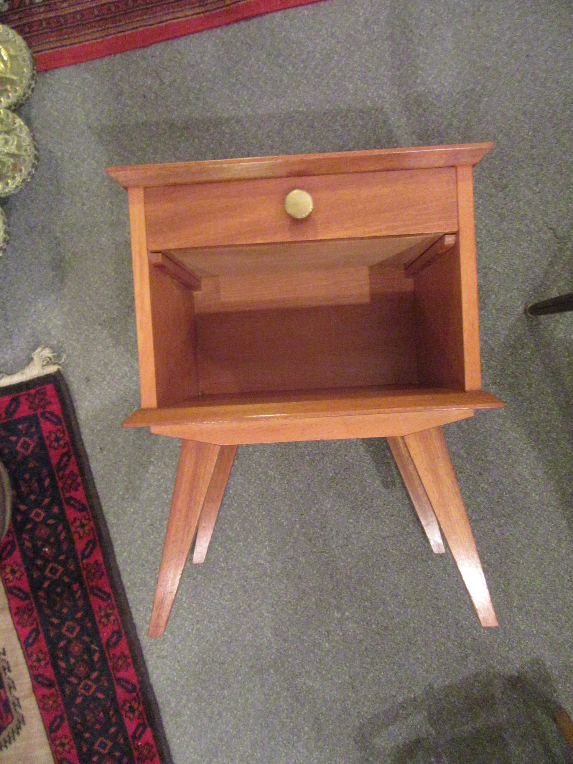 Pair nightstands vintage