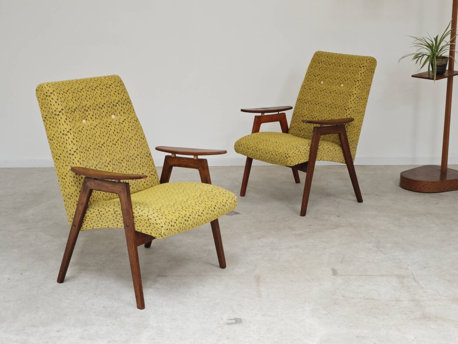 Pair of Yellow armchairs by Jaroslav Smidek for Ton (Thonet) Expo 58