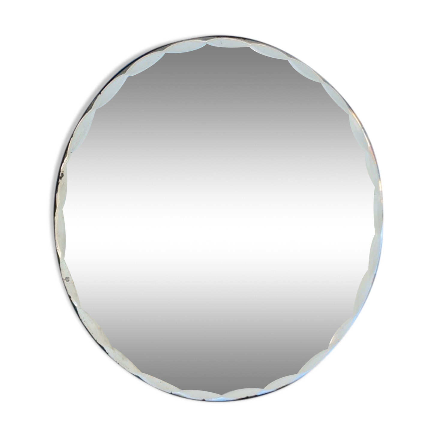 Beveled round mirror