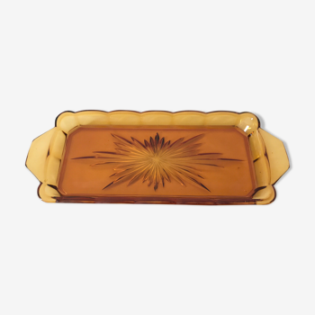 Yellow glass cake cake dish