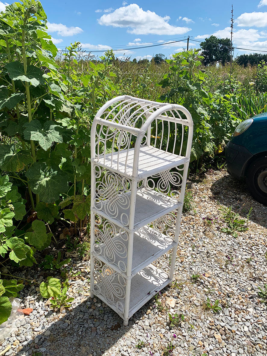 Old white rattan living room: 5 pieces of furniture