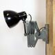 Lampe murale à ciseaux en émail noir industriel, années 1950