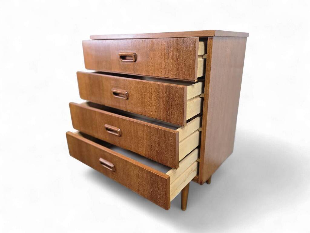 Commode / armoire vintage