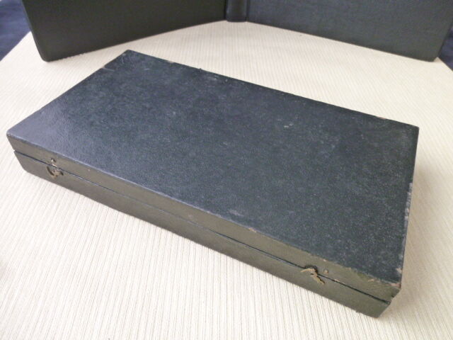 Set de 10 couteaux de table anciens manche en corne  As de Trèfle