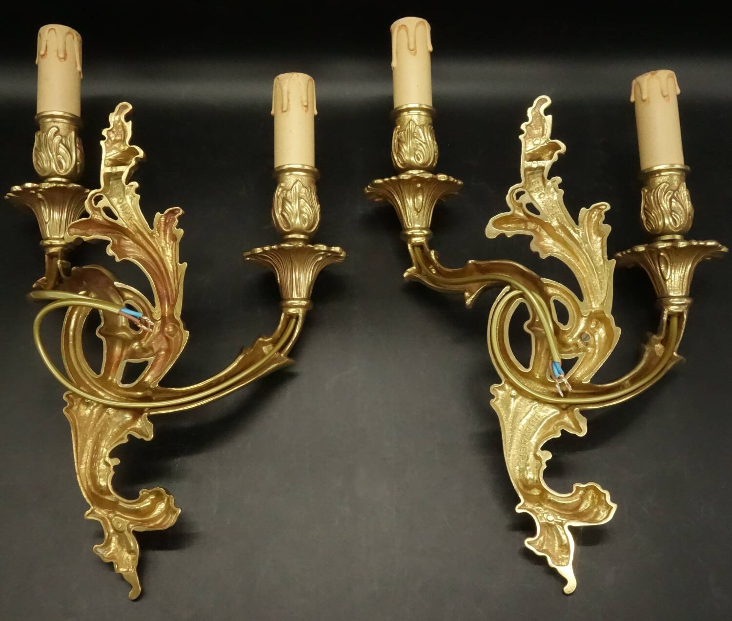 Large pair of wall sconces in Rocaille / Rococo / Baroque style - gilded bronze