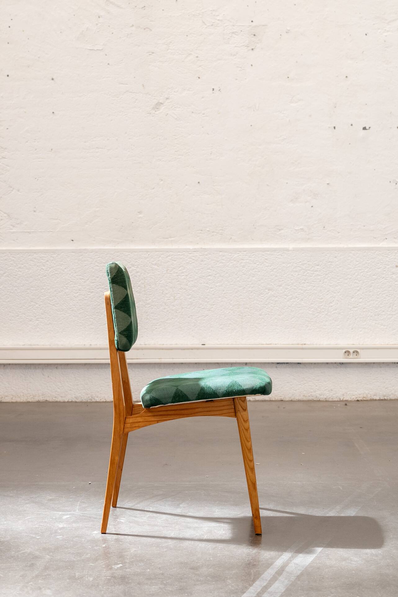 Set of 4 volak chairs