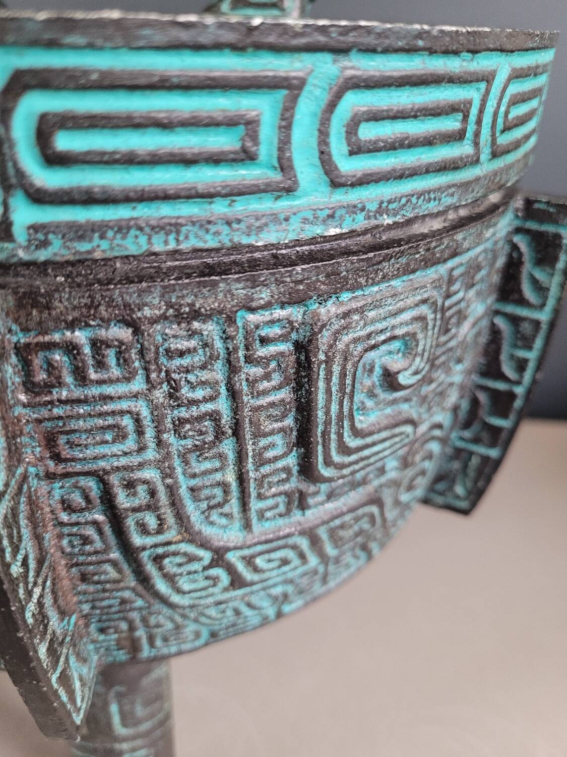 Engraved metal tripod ice bucket