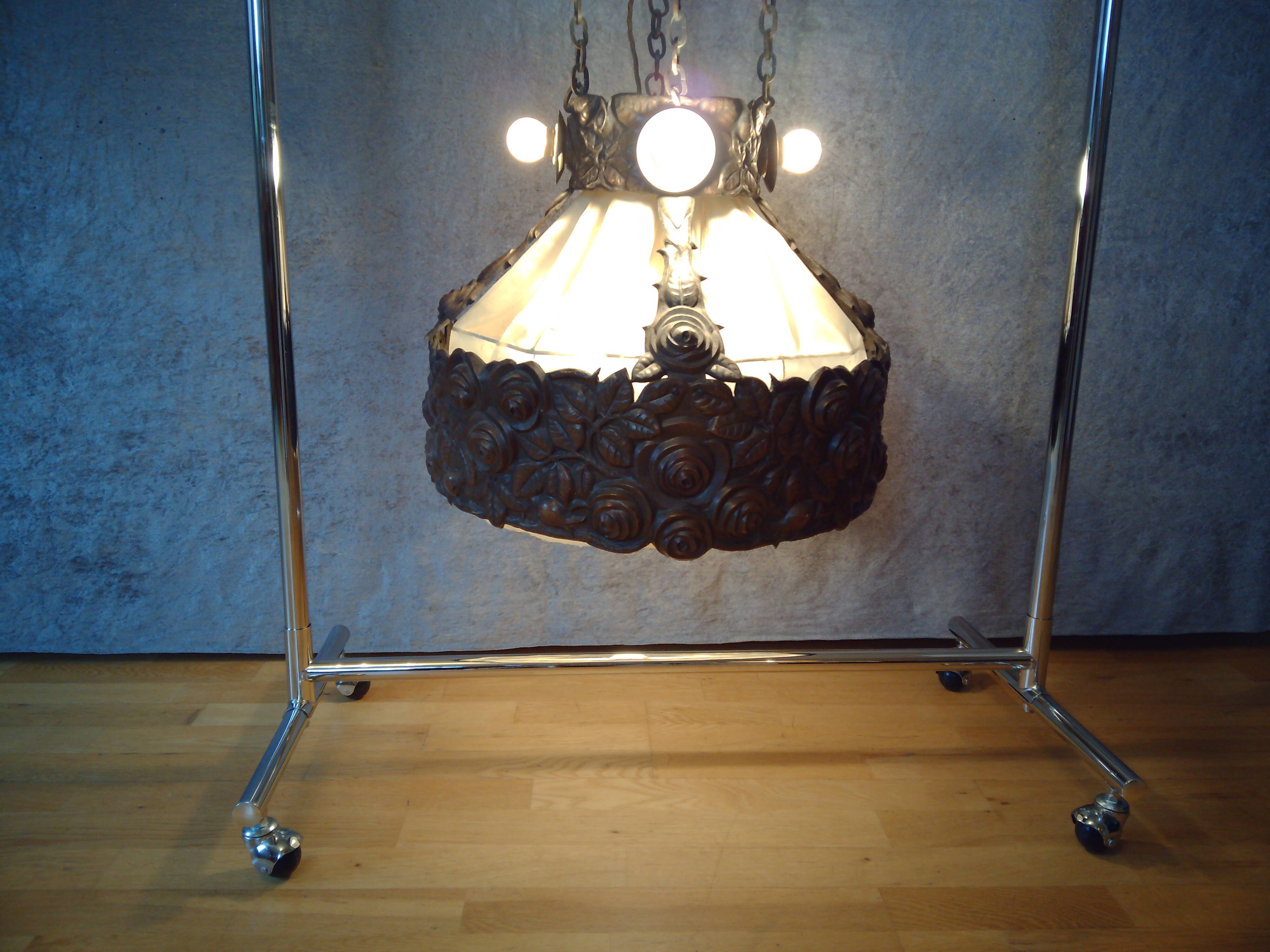 Antique Art Nouveau lamp in copper and silk