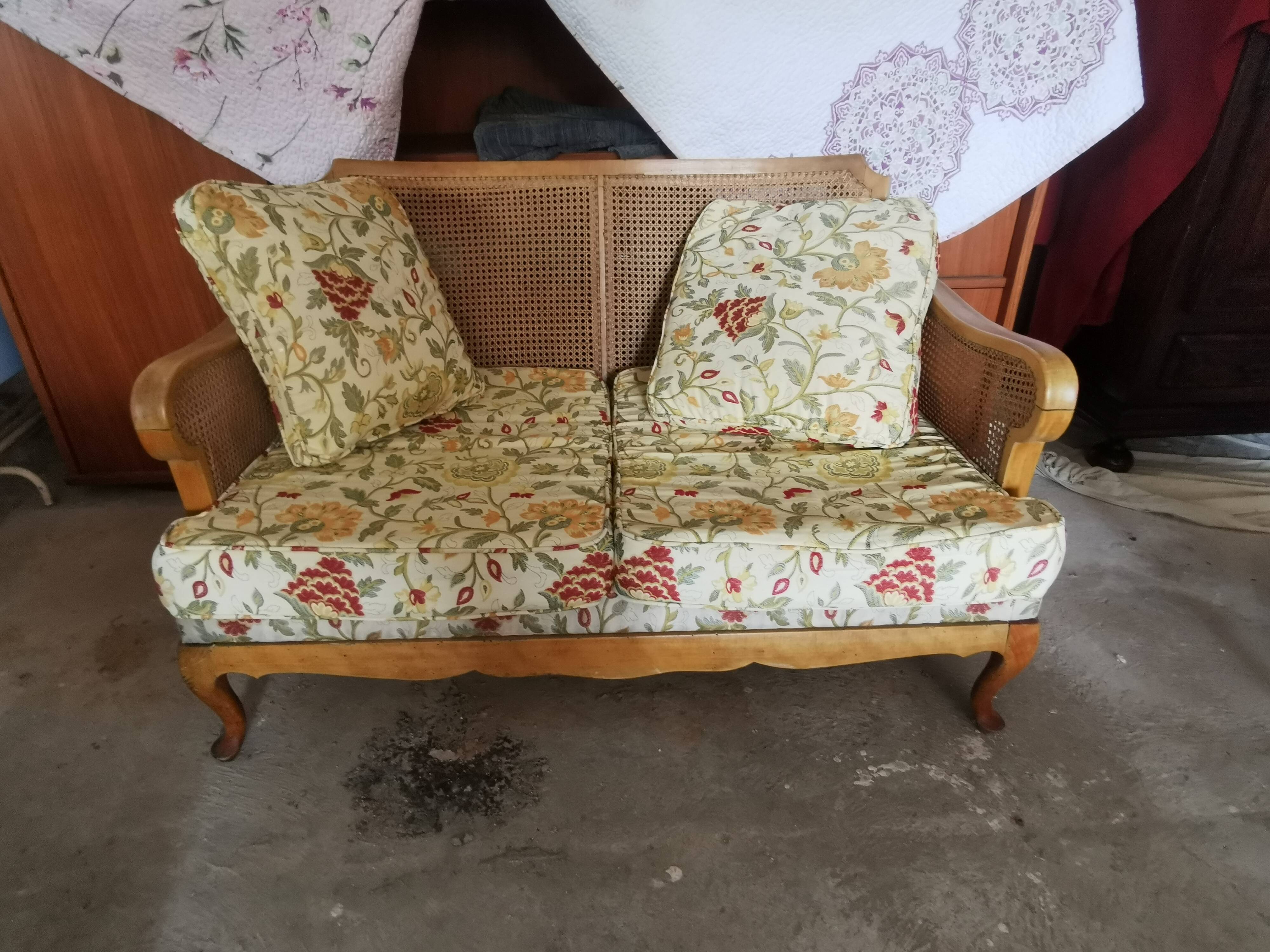 Vintage English sofa in caning