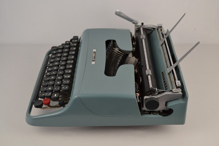 Machine à écrire Olivetti Lettera 22 - vintage 1950