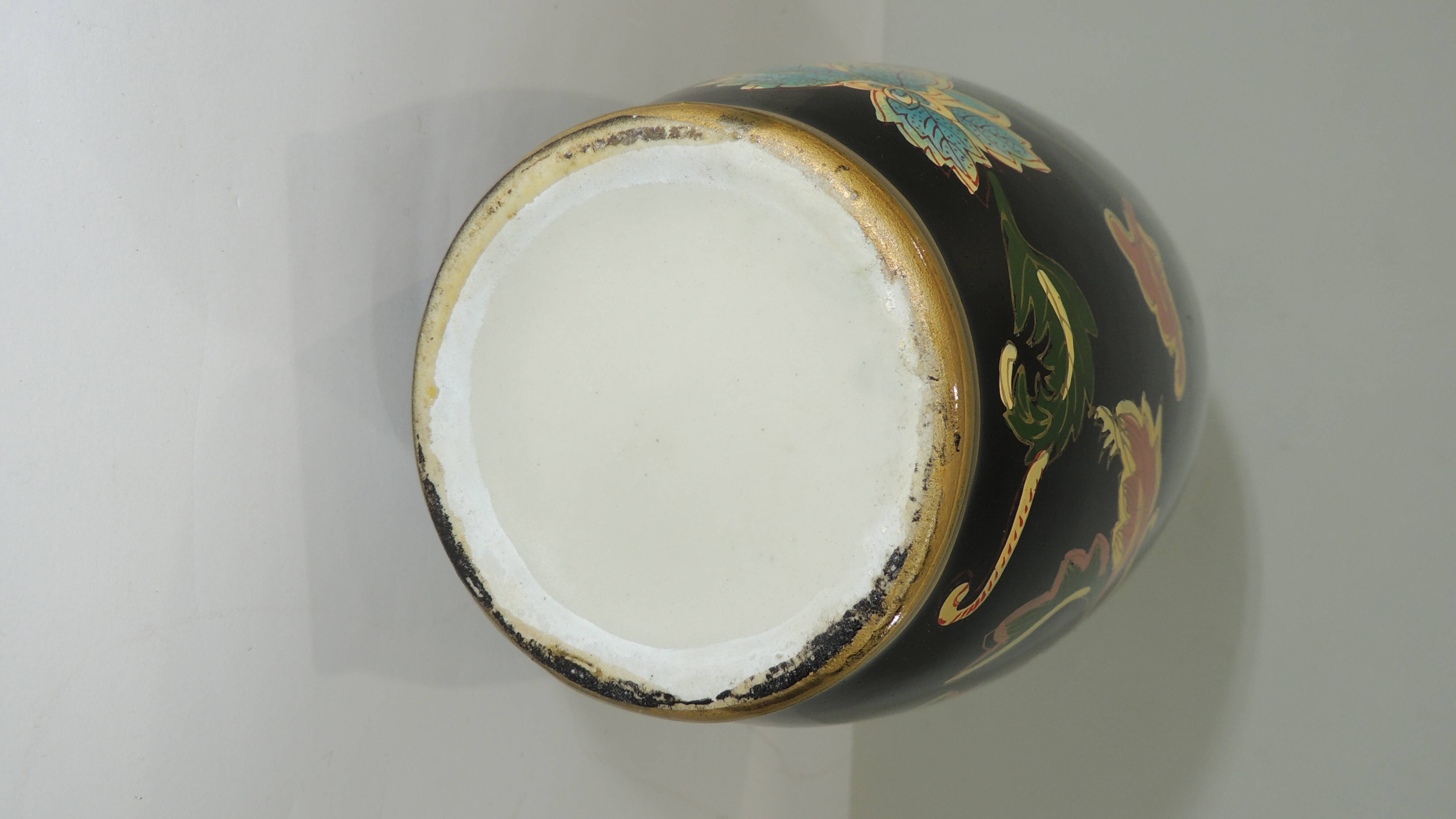 Old Large black vase decorated with leaves /vintage/ XXsiecle/potiche